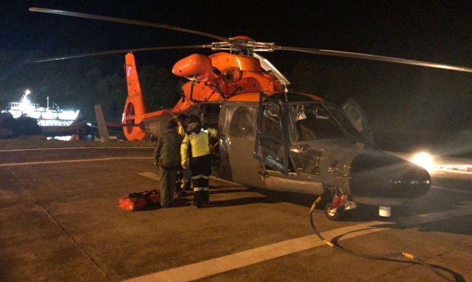 Armada realizó evacuación médica nocturna de menor desde Ayacara a Puerto Montt