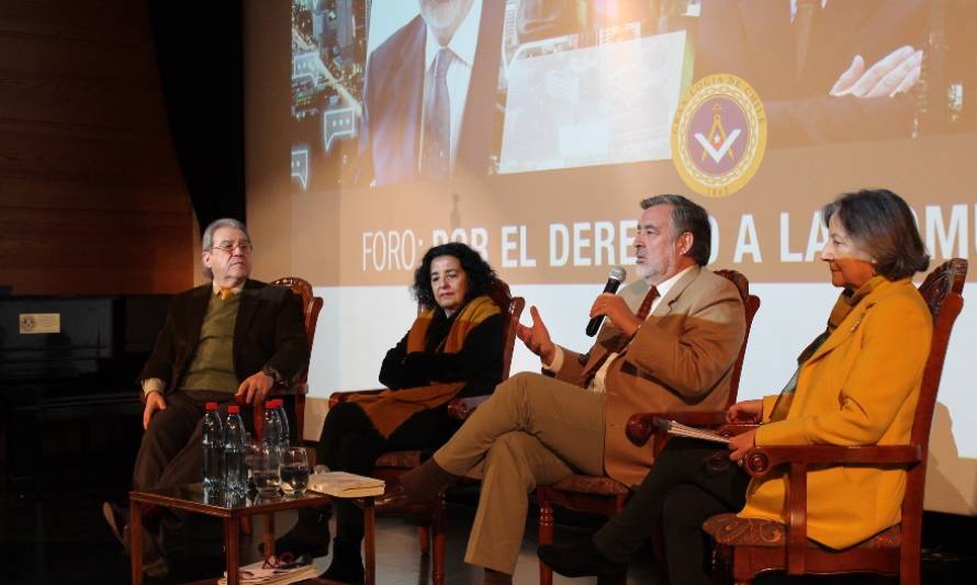 Senador Alejandro Guillier privilegia financiar medios regionales por sobre TVN