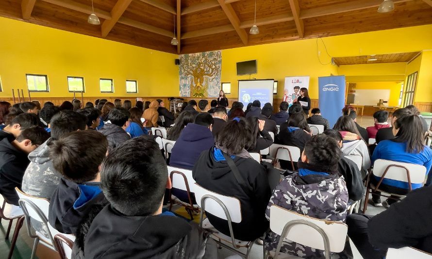 Inician plan piloto para revolucionar la enseñanza y el aprendizaje científico en Liceo de Chiloé