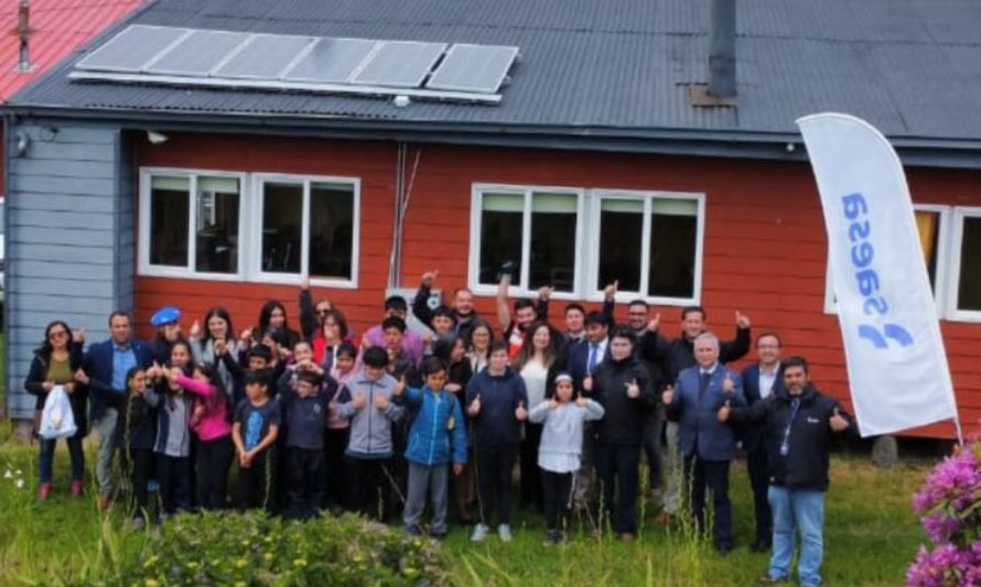 Saesa inaugura primer sistema fotovoltaico de respaldo en escuela rural de Los Muermos 