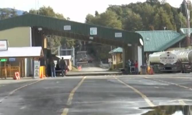 Inspeccionan obras de paso Internacional Cardenal Samoré en Puyehue