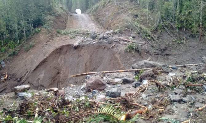 Socavón aisló a comunidad de Osorno