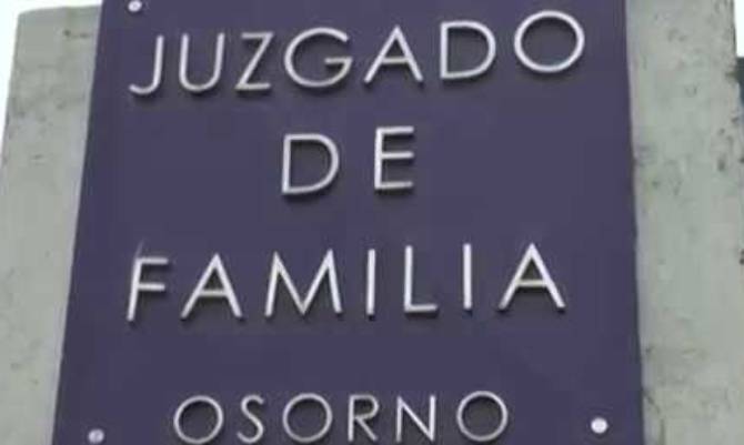 Madre reclama tuición de su hijo de 7 años 