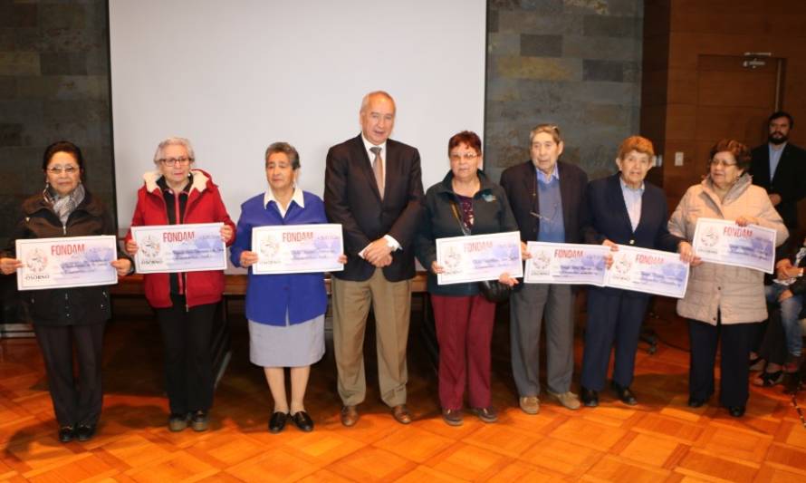 Adultos mayores de Osorno recibieron aportes para proyectos 