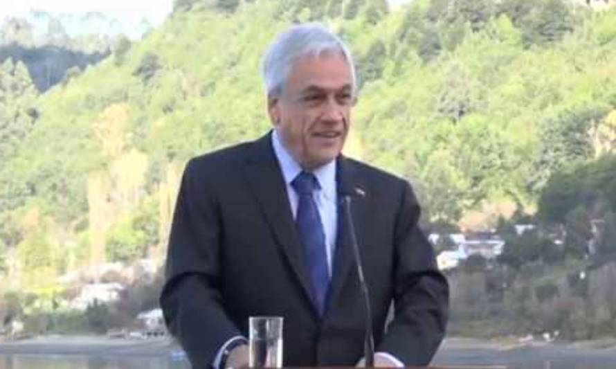 Presidente Piñera inauguró fibra óptica submarina austral