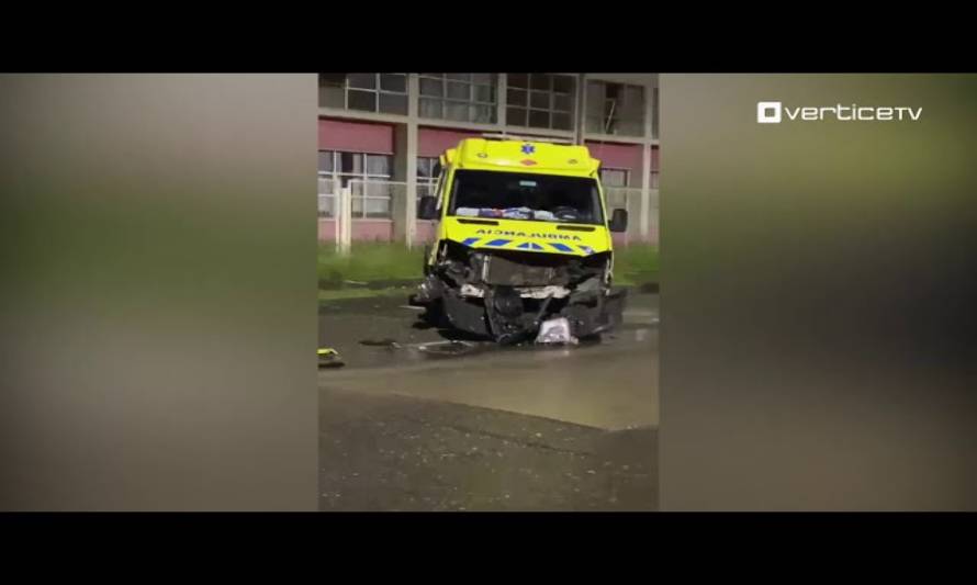 Conductor chocó su vehiculo contra dos ambulancias del SAMU en Castro