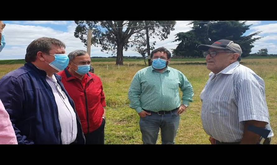 Consejeros regionales visitaron Estero Oyarzo por denuncia de pequeños agricultores