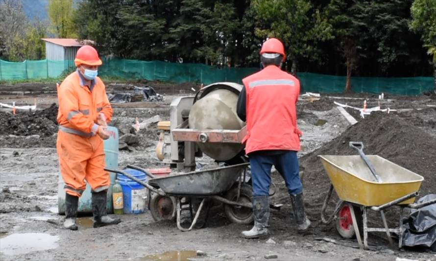 Intendente visita obras que se están realizando en Río Puelo