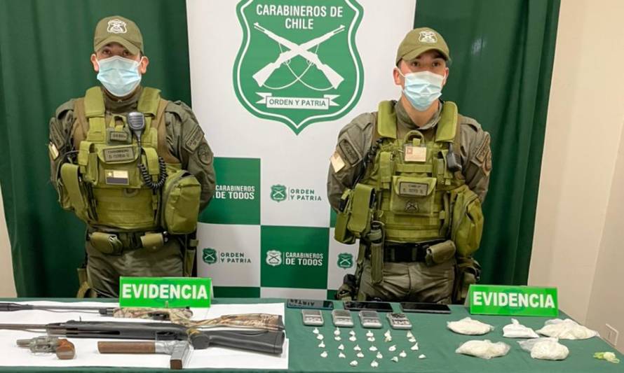 Detuvieron a dos mujeres por microtráfico de drogas  en población Antonio Varas 