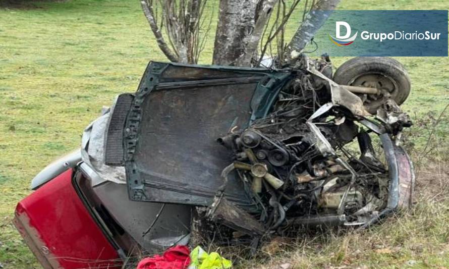 Tragedia en Los Muermos: Auto se desintegró y deja un fallecido