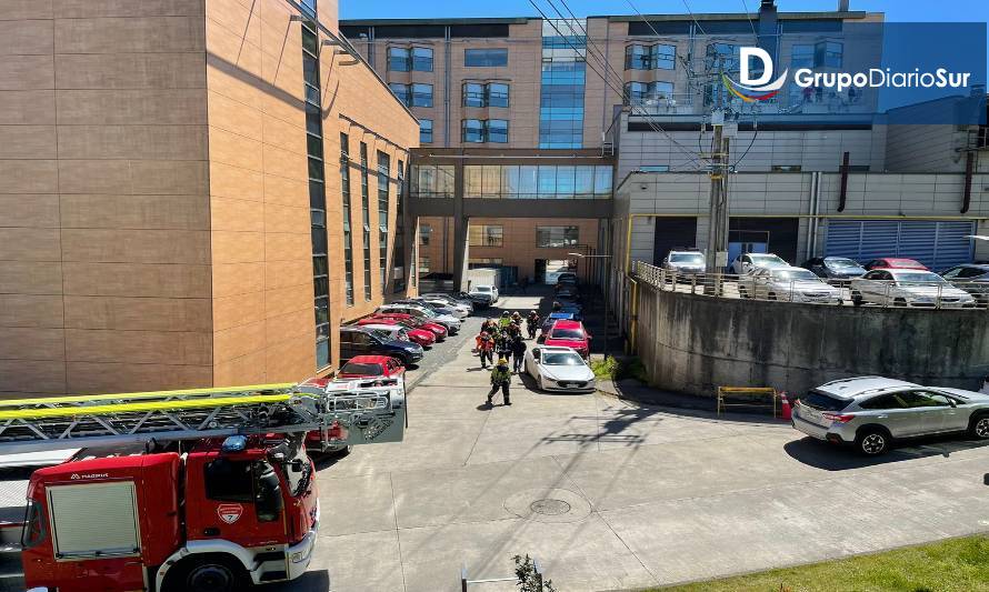 Hombre subió a cornisa del 6° piso en Hospital de Puerto Montt 