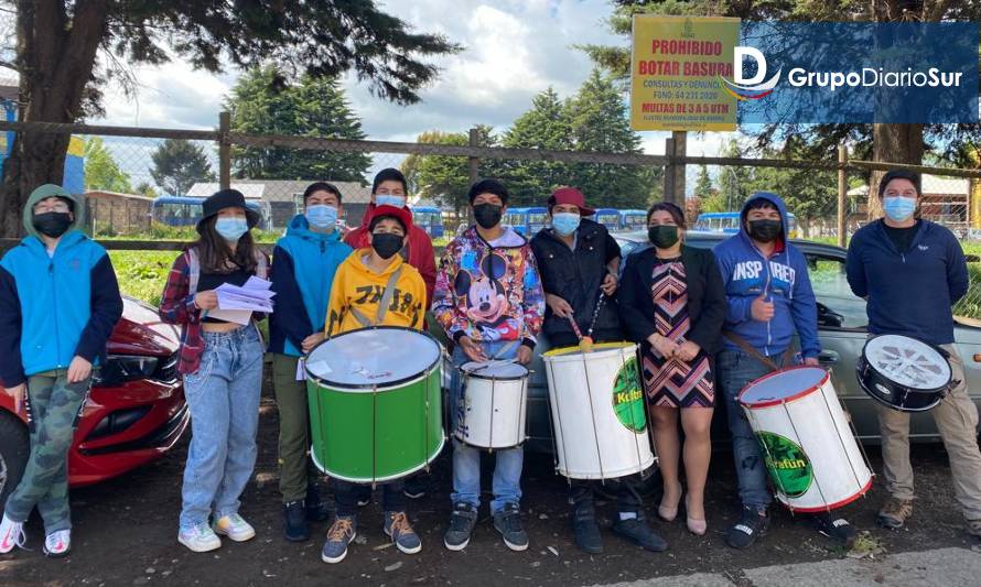 Escolares limpiaron microbasural en Osorno