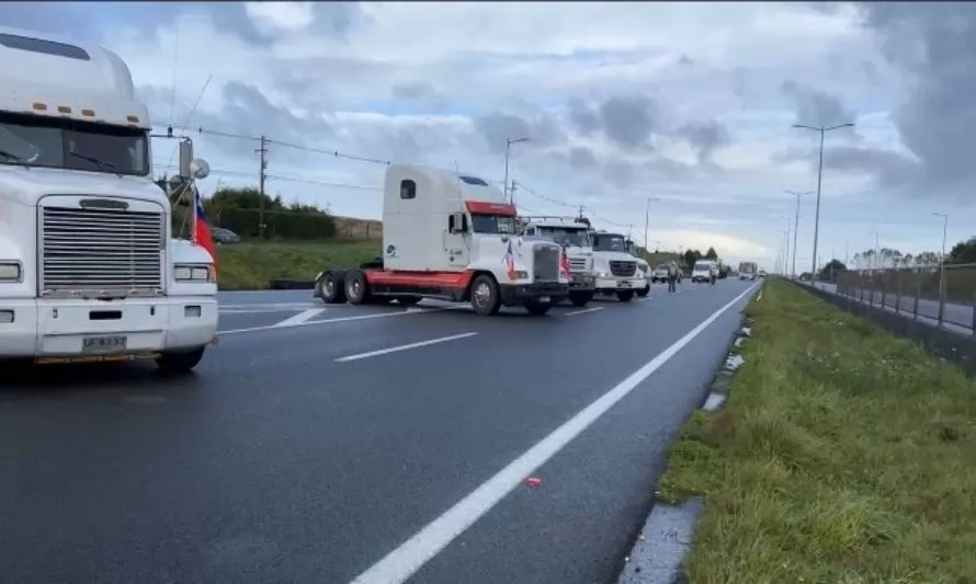 Carabineros cursó partes a los camioneros movilizados al sur de Puerto Montt durante el martes