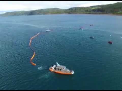 Armada realiza operativo para evitar derrame de combustible de embarcación hundida en Chiloé