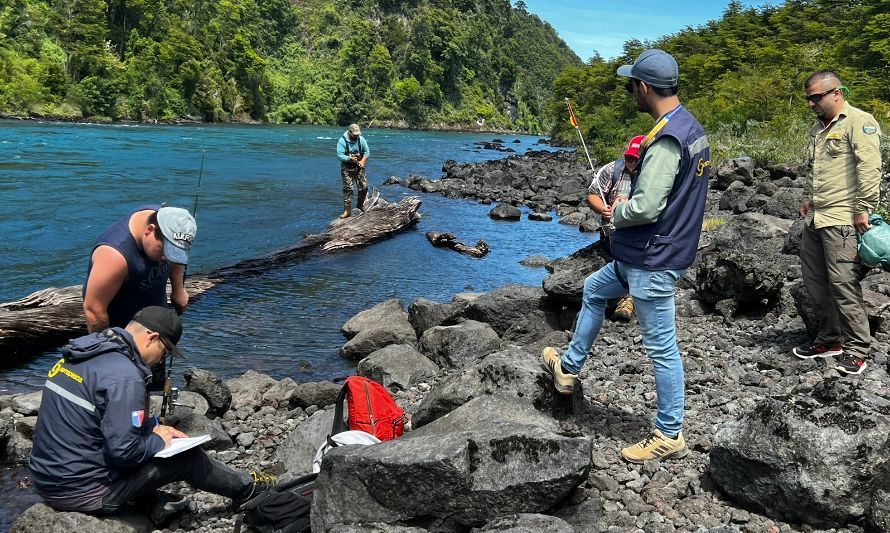 Sernapesca anuncia que se cerró la temporada de pesca recreativa para salmónidos en aguas continentales