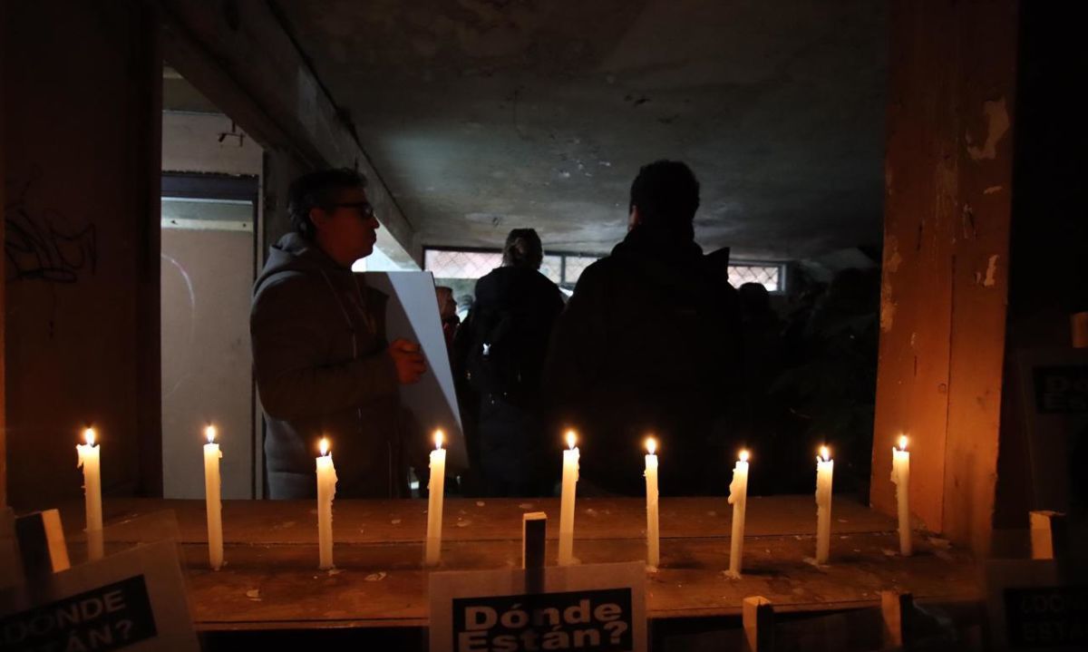 Instalan Placa que identifica ex Cuartel de Investigaciones Egaña 60 como Sitio de Memoria