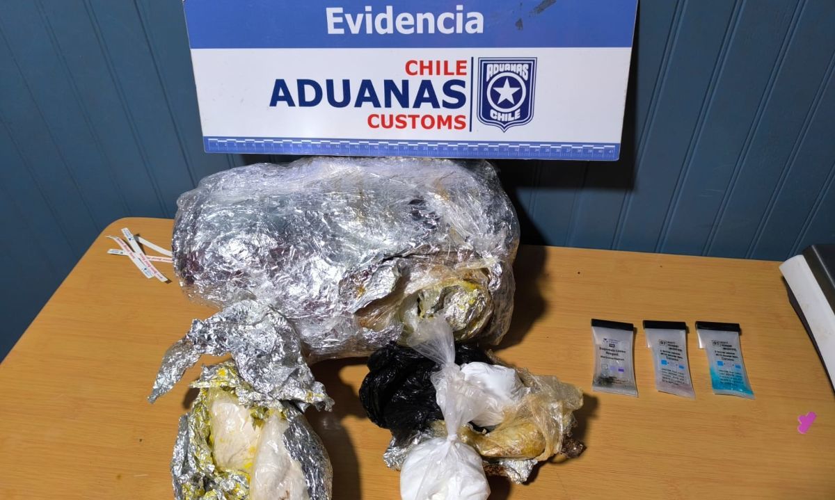 A bordo barcaza descubren a pasajero transportando cocaína, lidocaína y marihuana