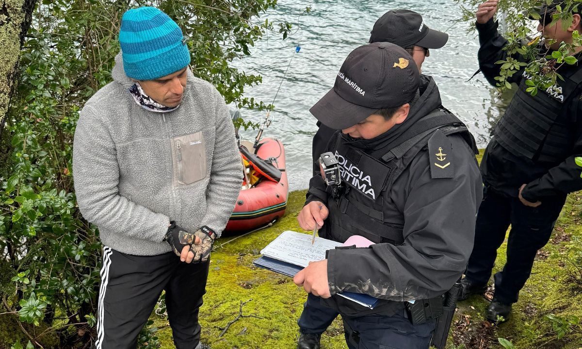 Multan a 10 turistas por pesca recreativa ilegal en el Parque Nacional Vicente Pérez Rosales